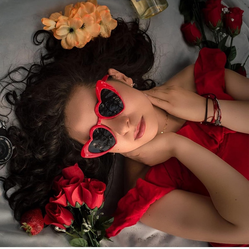 Red Heart Shaped Sunglasses for Women,Vintage Cat Eye Mod Style Retro - Picture 3 of 6